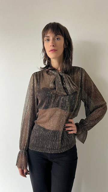 Blusa e fili di lurex
