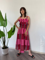Abito geometrico e rouge