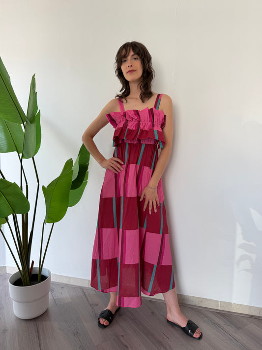 Abito geometrico e rouge