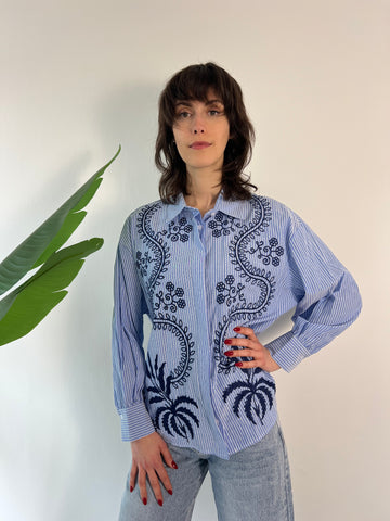 Camicia righe e ricami