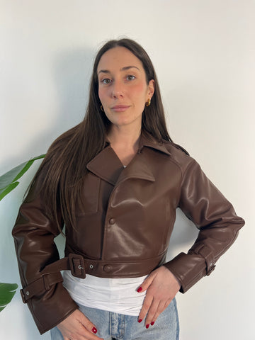 Giacca crop simil pelle