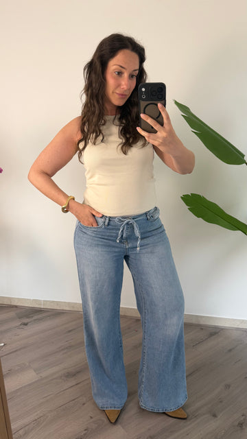 Jeans palazzo elasticizzato in vita