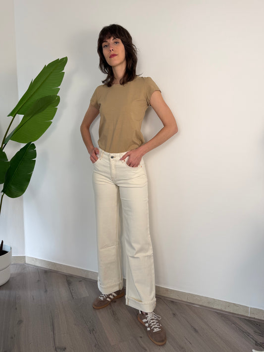 Jeans dritto con risvolto bianco