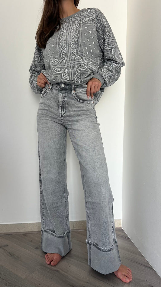 Jeans grigio con risvolto