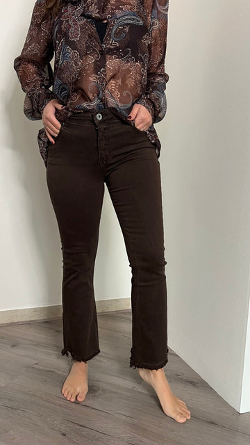 Jeans marrone a trombetta