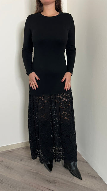 Vestito lungo con pizzo